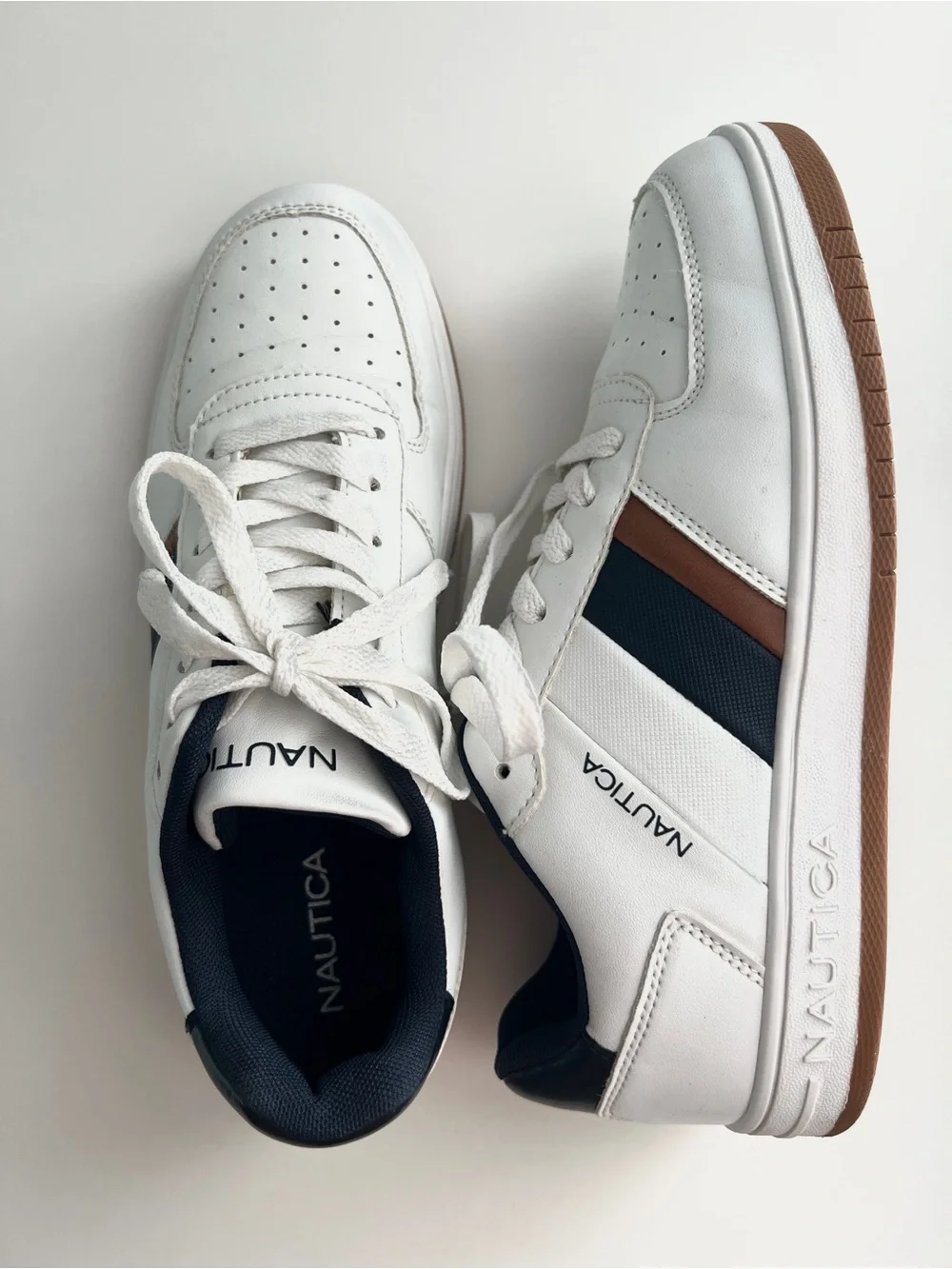 Nautica Noven Boys White Low Top Sneakers Youth Size 6 Gum Sole